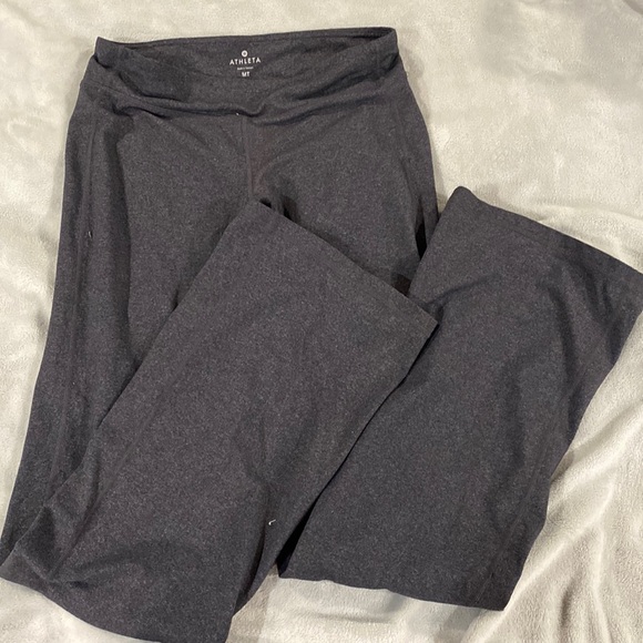 Athleta woman’s workout pants size MT - Picture 1 of 2